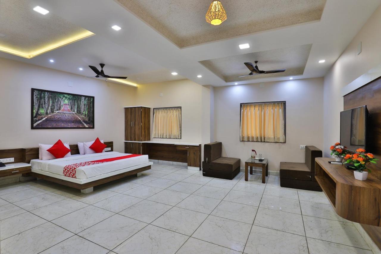 Oyo 26621 Hotel Tulsi Residency Jāmnagar Exterior foto